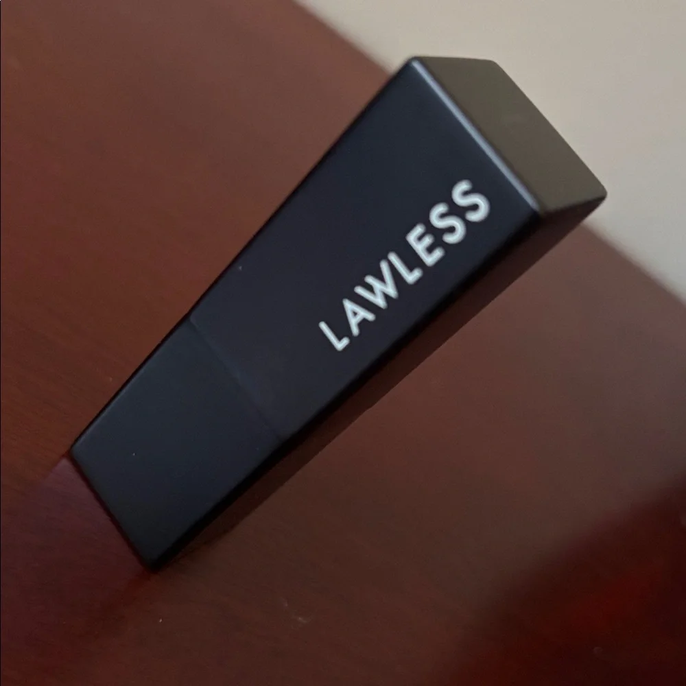 LAWLESS FAWN Lipstick warm honey nude
